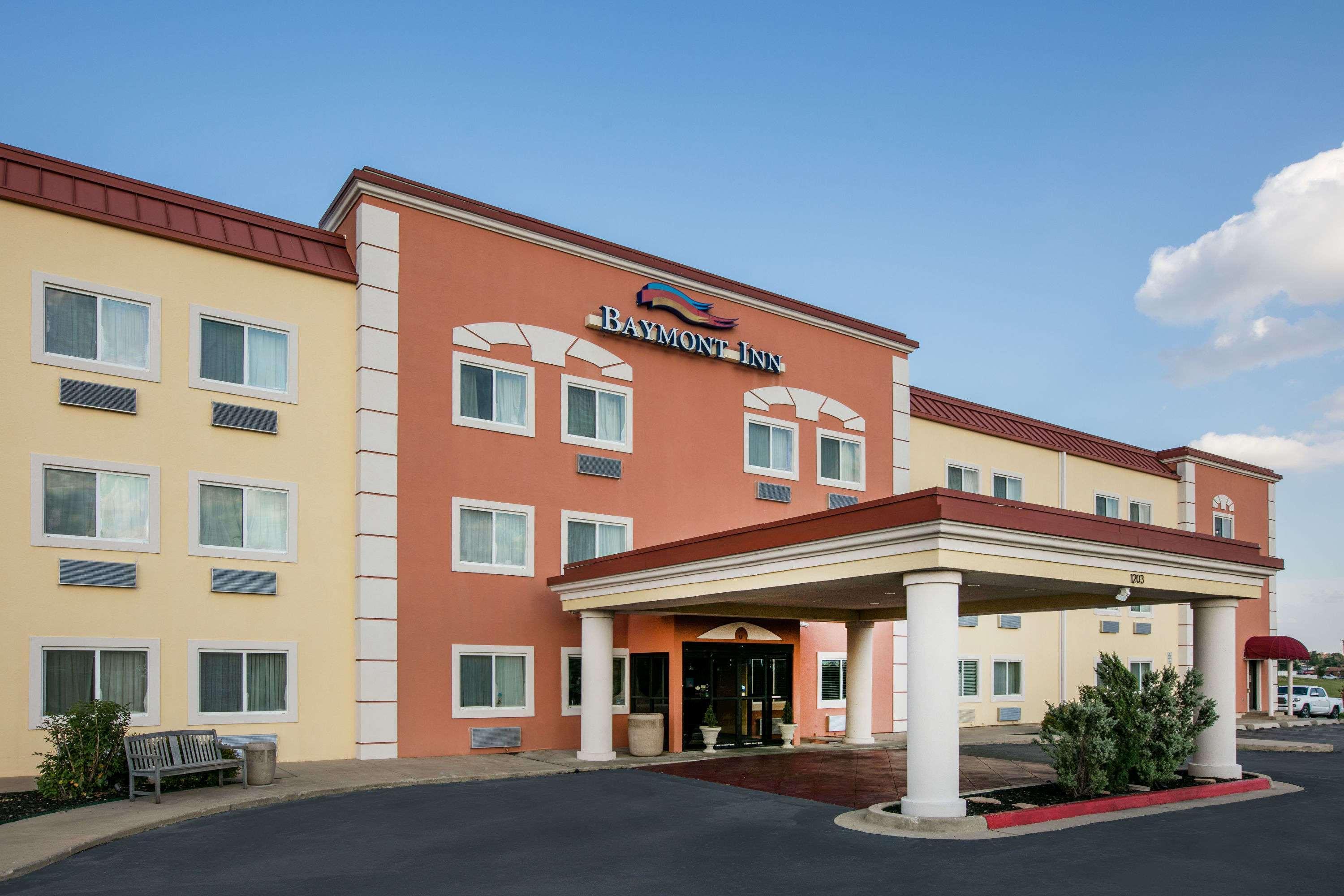 Baymont By Wyndham Lawton Hotel Exterior photo